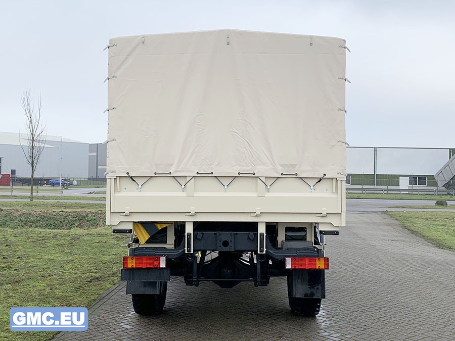 4-GMC19119_Rear-closed-xl